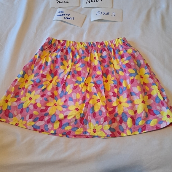 Gymboree girls size 5 Outlet skirt floral with modesty shorts NWOT - Picture 2 of 4